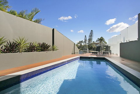 Ray Of Sunshine - Sunshine Coast Guide 2