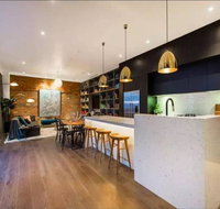 Readyset Glashouse Melbourne - Sunshine Coast Guide
