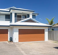 Relax at Pacific' 1/26 Pacific Avenue - private duplex with enclosed yard - Sunshine Coast Guide
