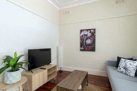 RELAXED FAMILY HOME WILLOUGHBY - Sunshine Coast Guide 2
