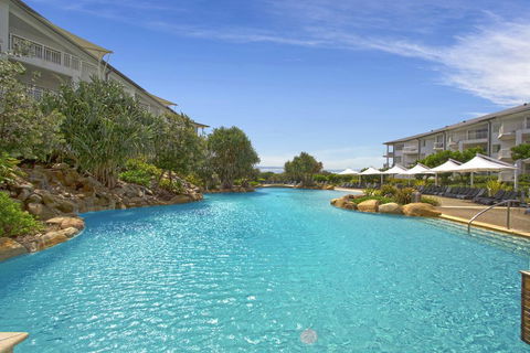 RESORT ON THE BEACH 4118/19 - Sunshine Coast Guide 0