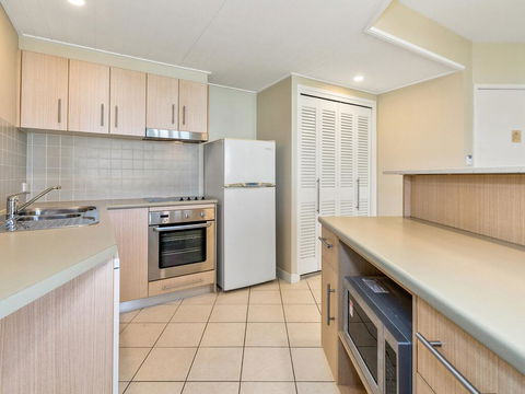 RESORT ON THE BEACH 7225 Dual Room - Sunshine Coast Guide 2