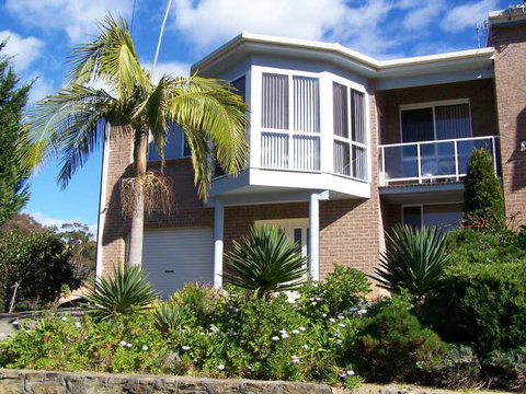 Retreat On Surf Beach - Sunshine Coast Guide 0
