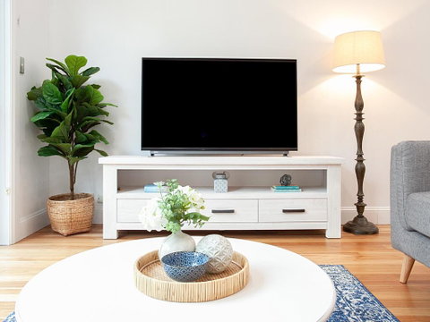 RIPPLES-hosted By:L'Abode Accommodation - Sunshine Coast Guide 3