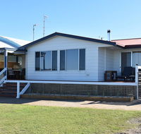Rising Tide Beach House - Sunshine Coast Guide