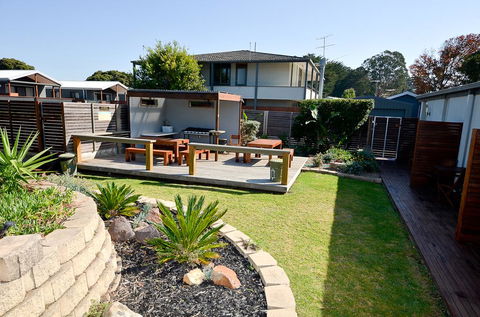 Riverside Ocean Grove - Sunshine Coast Guide 1