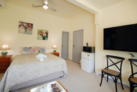 Riverview Boutique Motel - Sunshine Coast Guide 0