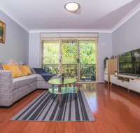 Rustic Hardwood 2 Bedroom Apartment in Randwick - Sunshine Coast Guide