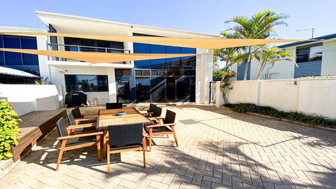 Sapphire - Sunshine Coast Guide 0