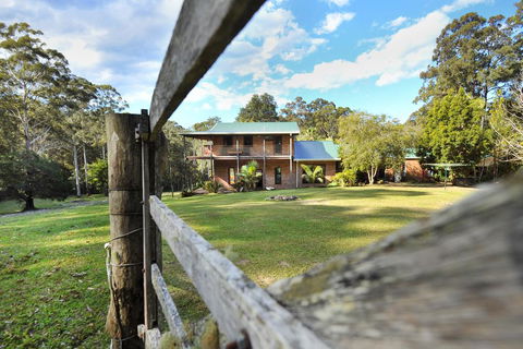 Sapphire Beach Acreage - Sunshine Coast Guide 0