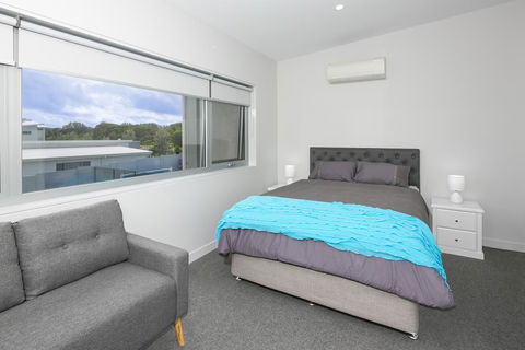 Sapphire Chambre B&B - Sunshine Coast Guide 1