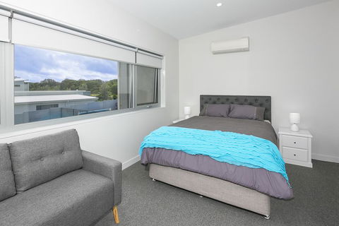 Sapphire Chambre B&B - Sunshine Coast Guide 3