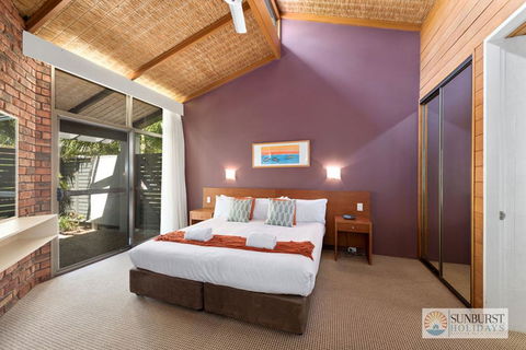 Sapphire Owl - Sunshine Coast Guide 3