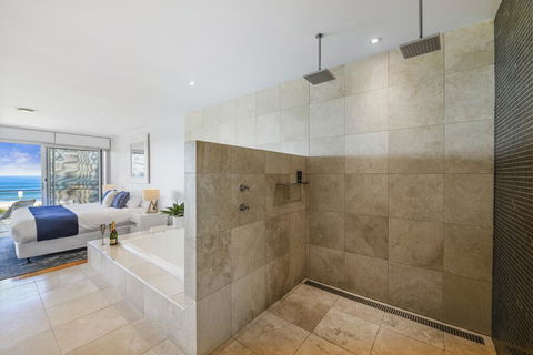 Sapphire Sands Beach House - Sunshine Coast Guide 3