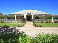 Sarnia - period home in garden oasis with pool