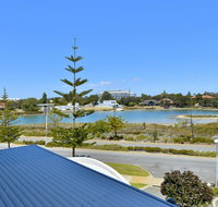 Sea Side 104 - Sunshine Coast Guide