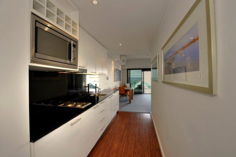 Sea Side 211 - Sunshine Coast Guide 2