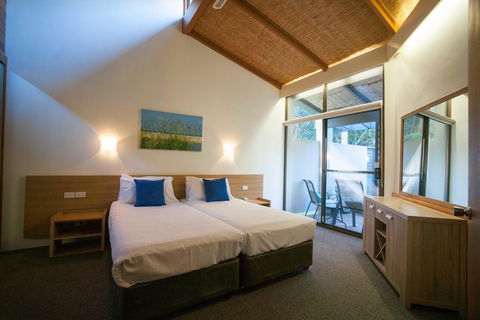 Sea Urchin Apartment - Sunshine Coast Guide 2