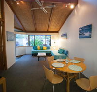 Sea Urchin Apartment - Sunshine Coast Guide