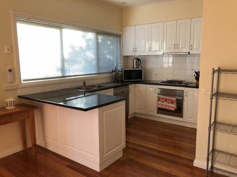 Seagrape Cottage - Sunshine Coast Guide 3