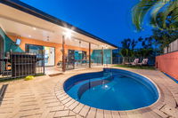 Book Hideaway Bay Accommodation Vacations Sunshine Coast Guide Sunshine Coast Guide