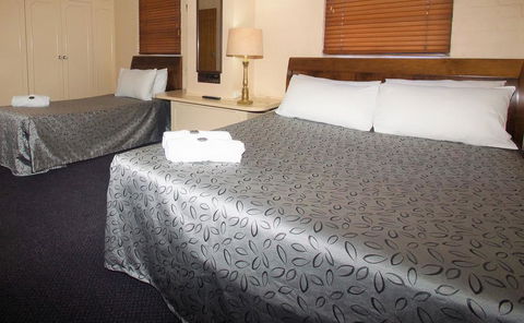 Seaton Arms Motor Inn - Sunshine Coast Guide 3