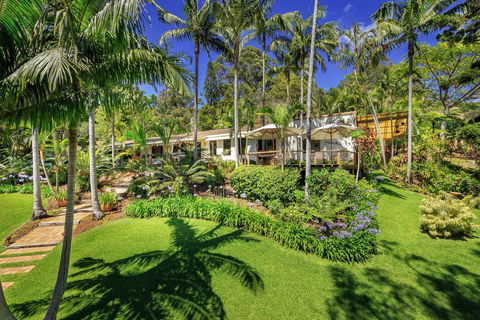 Sensom Luxury Bed And Breakfast - Sunshine Coast Guide 0