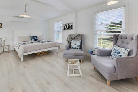 Shearers Cottage - Pet Friendly Holiday Accommodation - Sunshine Coast Guide 0
