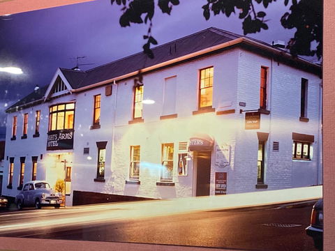 Shipwrights Arms - Sunshine Coast Guide 0