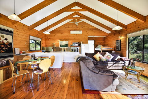 Siver Cabin - Sunshine Coast Guide 1