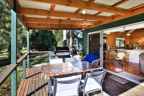 Siver Cabin - Sunshine Coast Guide 3