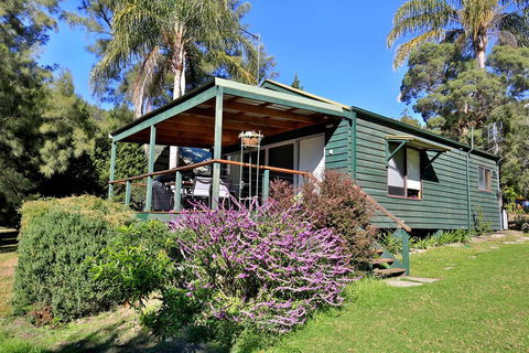 Siver Cabin - Sunshine Coast Guide 0