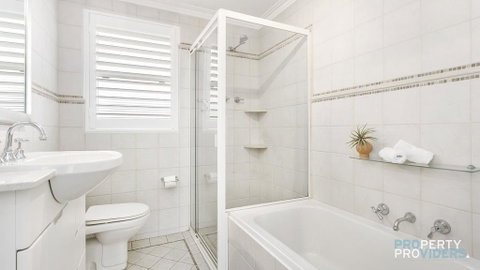 Skylark Executive Apartment Over Mosman - Sunshine Coast Guide 1