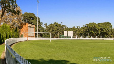 Skylark Executive Apartment Over Mosman - Sunshine Coast Guide 2