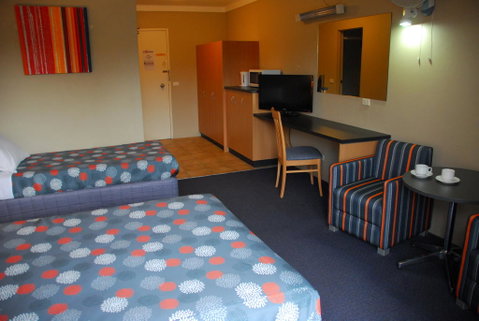 Southend Hotel - Sunshine Coast Guide 1