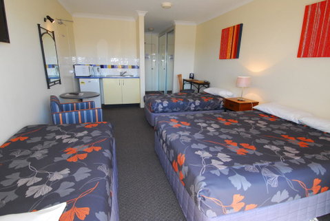 Southend Hotel - Sunshine Coast Guide 2