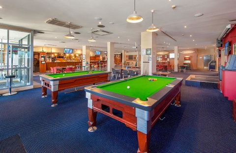Southend Hotel - Sunshine Coast Guide 3