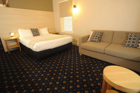 Sovereign Hill Hotel - Sunshine Coast Guide 2
