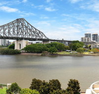 Spacious Executive 3 Bedroom - Brisbane CBD - Views - Pool - WIFI - Free parking - Sunshine Coast Guide