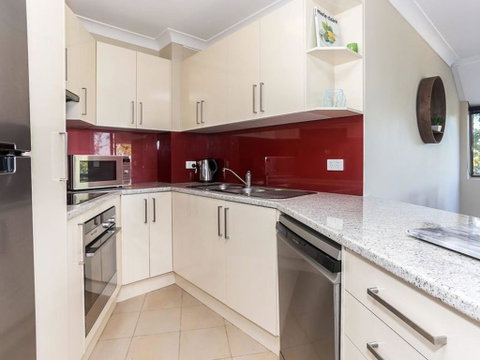 Spectacular Views & Walking Distance To The Beach! - Sunshine Coast Guide 2