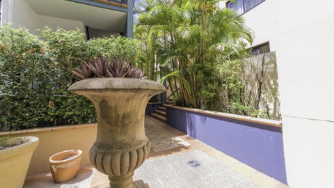 Spring Hill With Pool - Sunshine Coast Guide 1