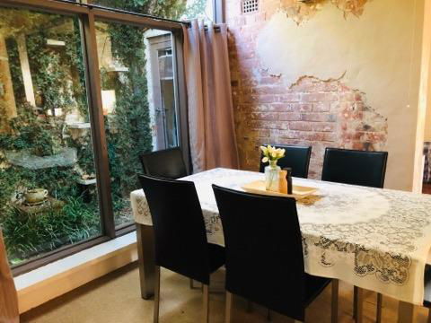 Stanton House, Central,Pets Welcome,Free WiFi&Breakfast! - Sunshine Coast Guide 0