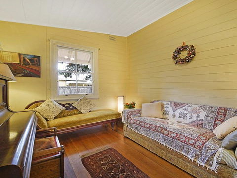 Station Masters Cottage - Classic Quaint & Nostalgia - Sunshine Coast Guide 2