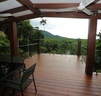 Stonewood Views - Sunshine Coast Guide