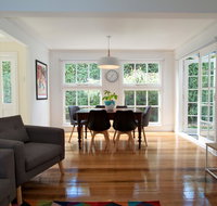 Strahan House - Sunshine Coast Guide