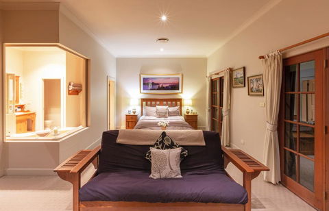 Strathearn Park Lodge - Sunshine Coast Guide 1