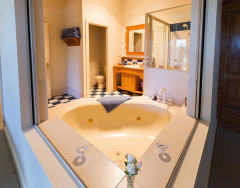 Strathearn Park Lodge - Sunshine Coast Guide 3
