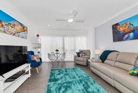 Studio 11 Mandurah Marina - Sunshine Coast Guide 2