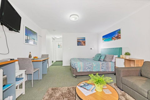 Studio 38 On The Terrace - Sunshine Coast Guide 3
