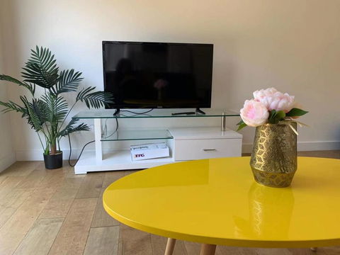 Stylish Bedroom In Bentleigh East - Sunshine Coast Guide 1